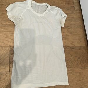 Lululemon Swiftly Tech T shirt - Hip Length